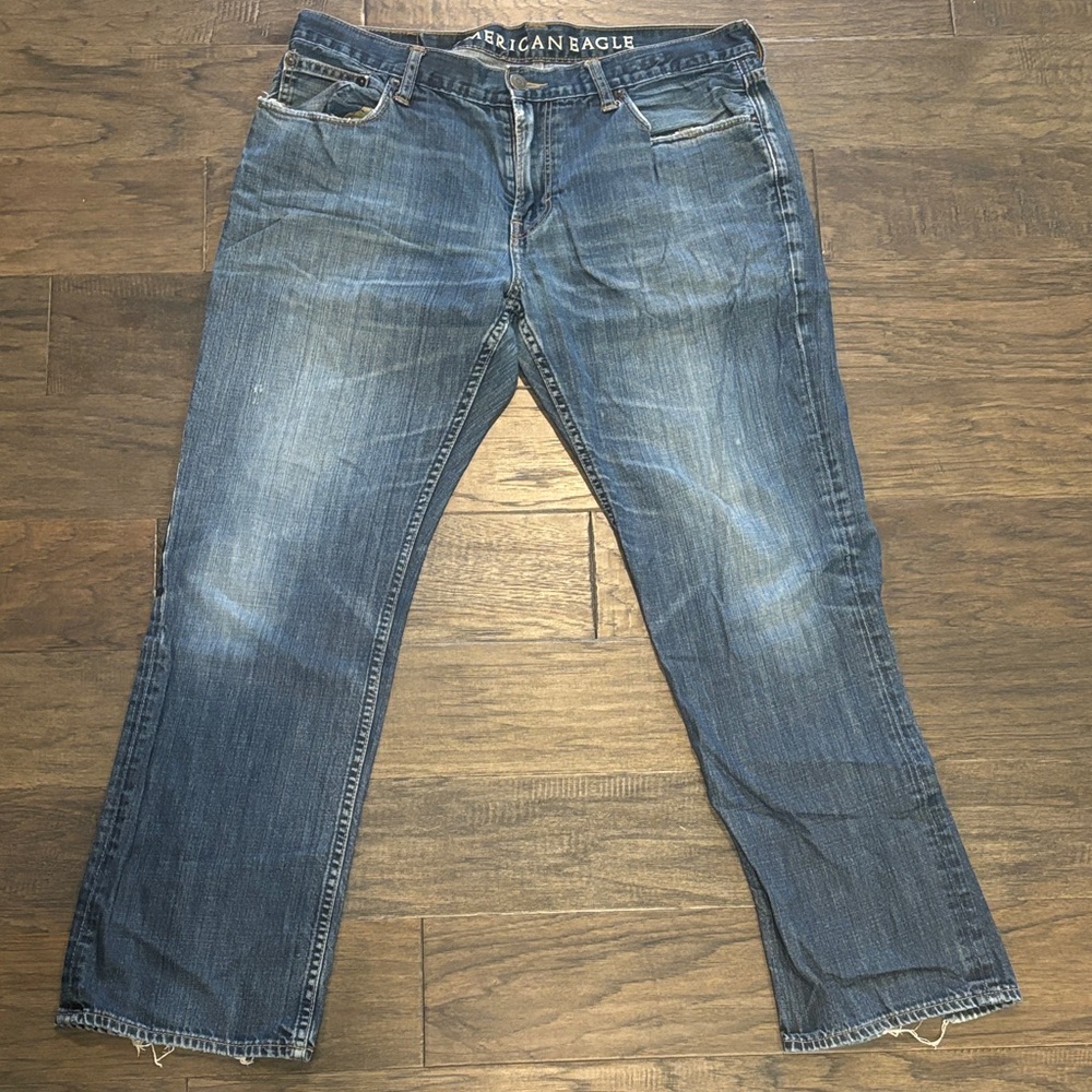 American Eagle Outfitters Men's distressed 36x32 Denim Jeans